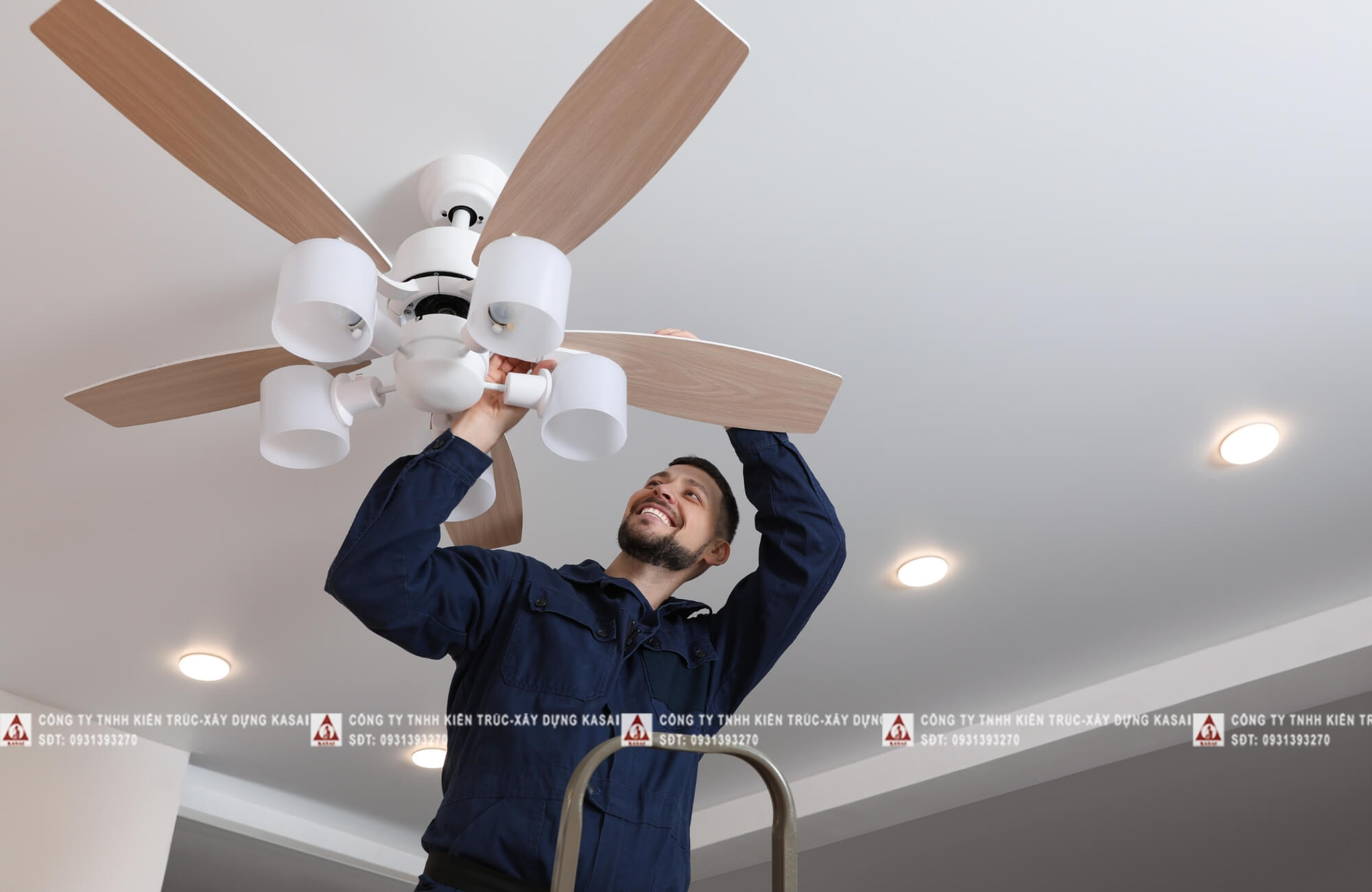 Giải pháp cách nhiệt cho nhà với việc chỉnh quạt trần ngược chiều kim đồng hồ