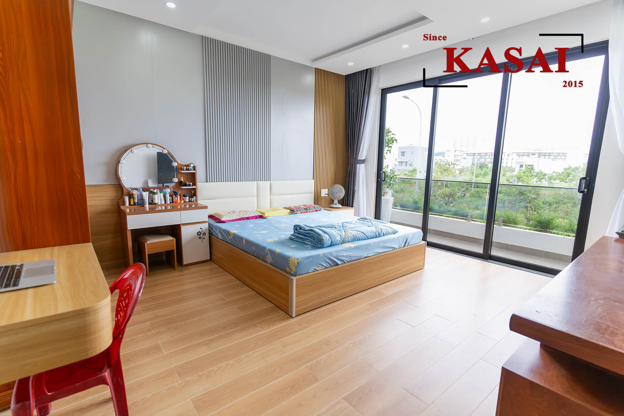 Phòng ngủ người lớn nhà anh Tuấn hiện đại