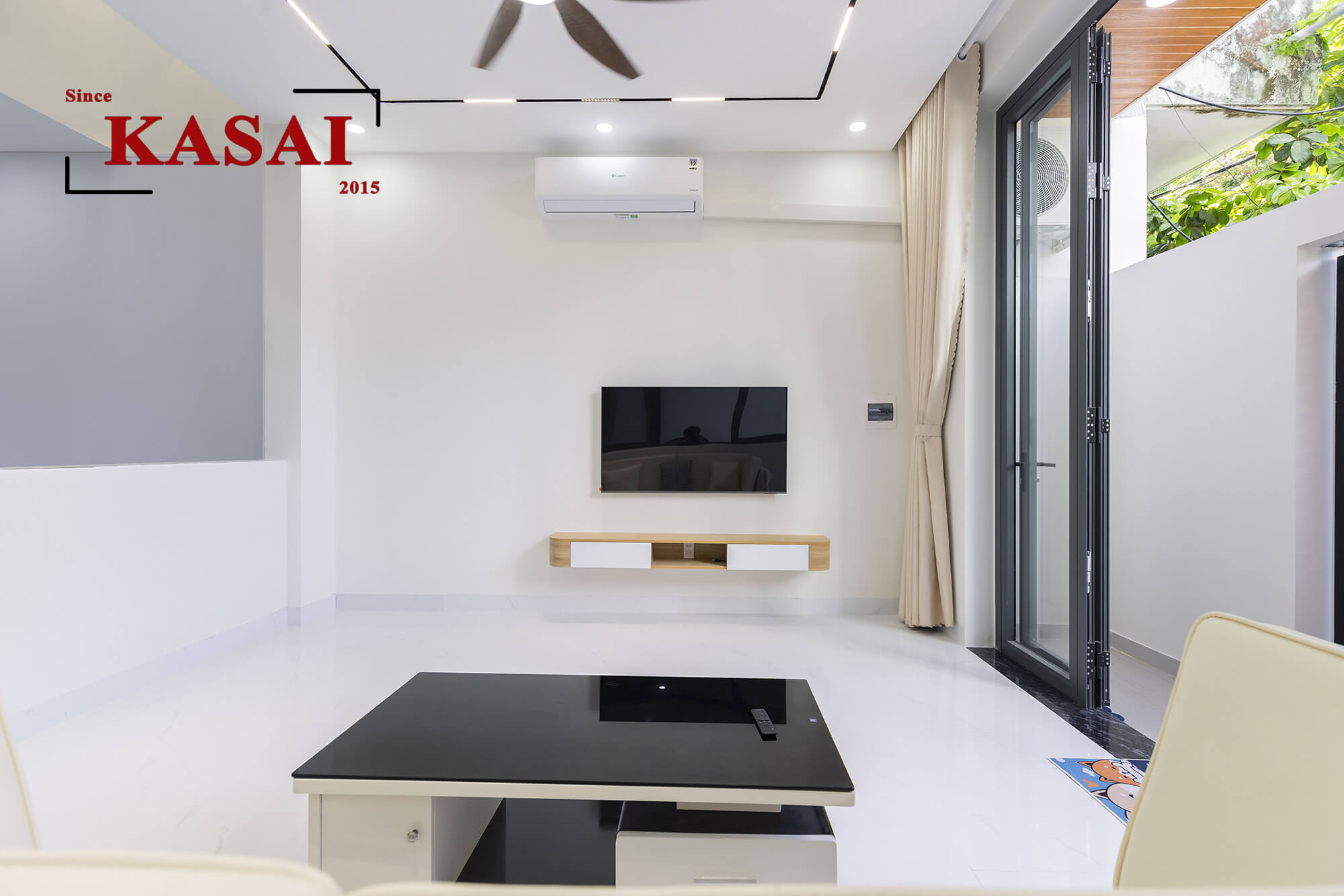 Phòng khách nhà 2 tầng nổi bật Đà Nẵng