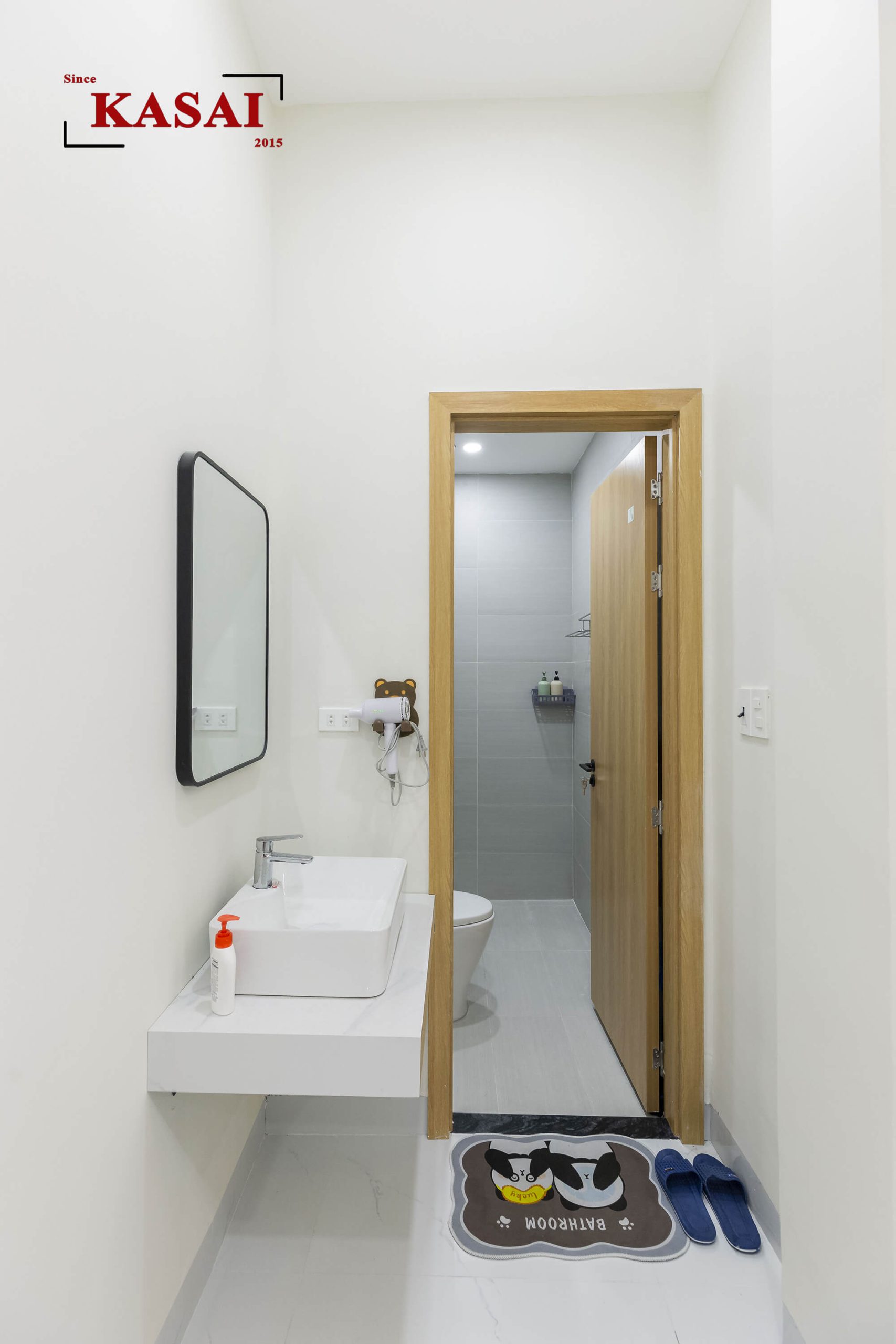 Phòng WC nhà 2 tầng nổi bật Đà Nẵng