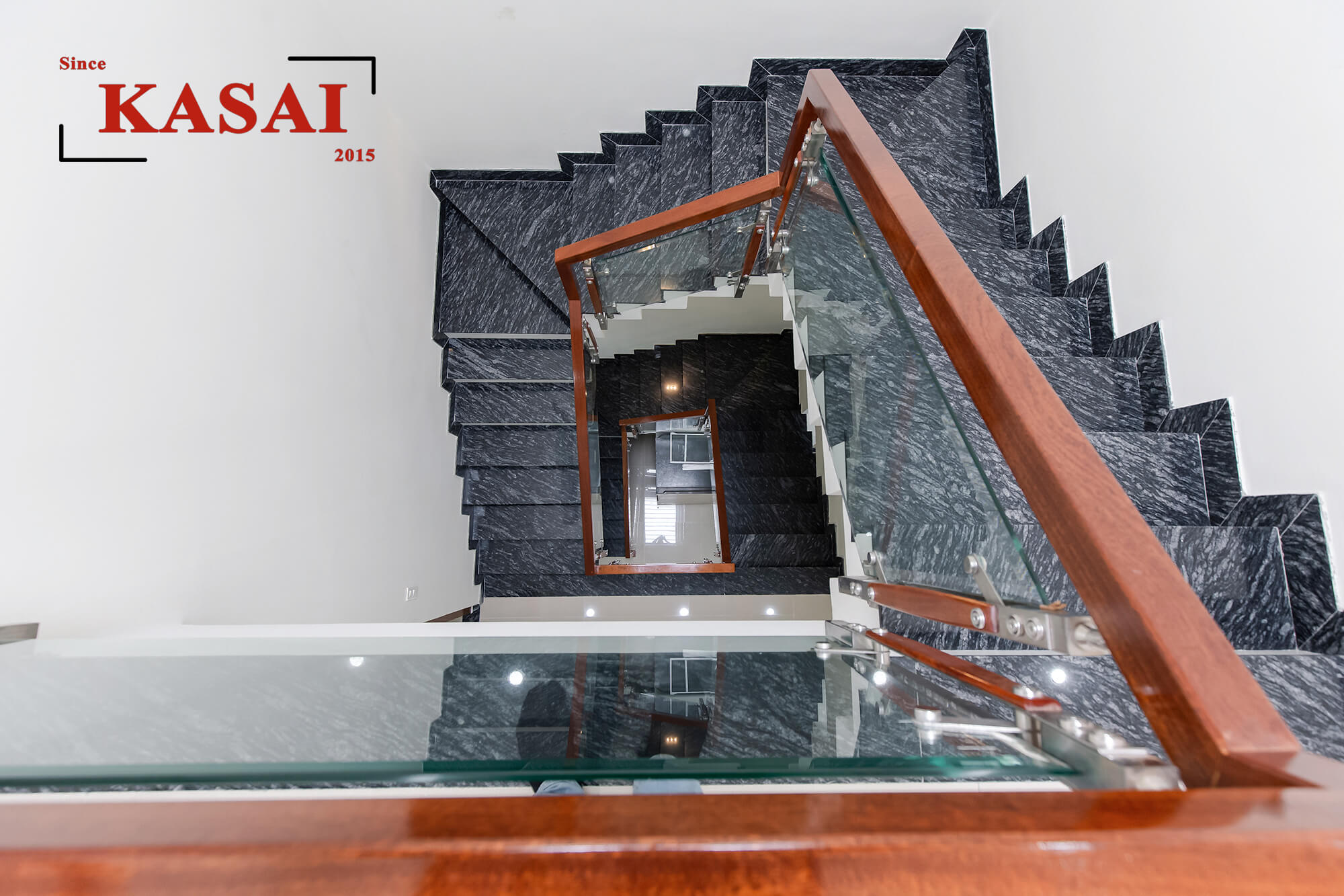 Xây nhà trọn gói T's House cầu thang