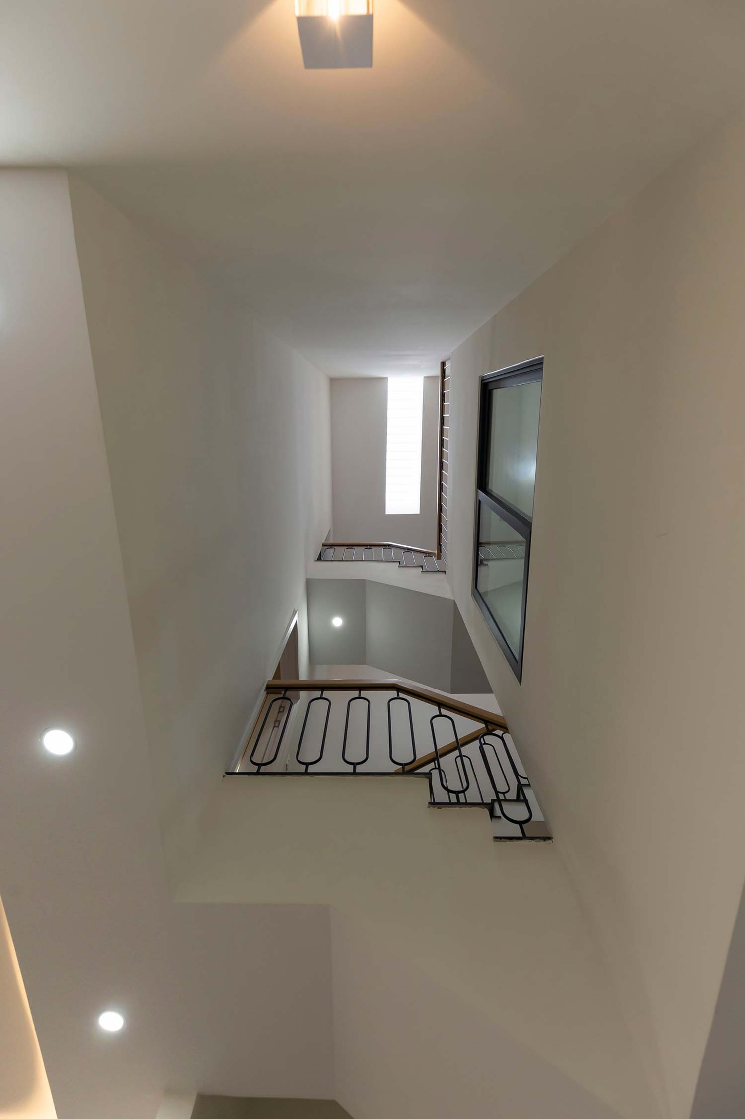 Giếng trời tổ ấm 3 tầng 5x15m