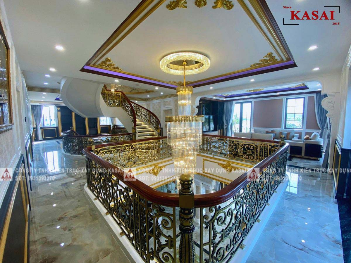 Đèn trần biệt thự 3 tầng tân cổ điển