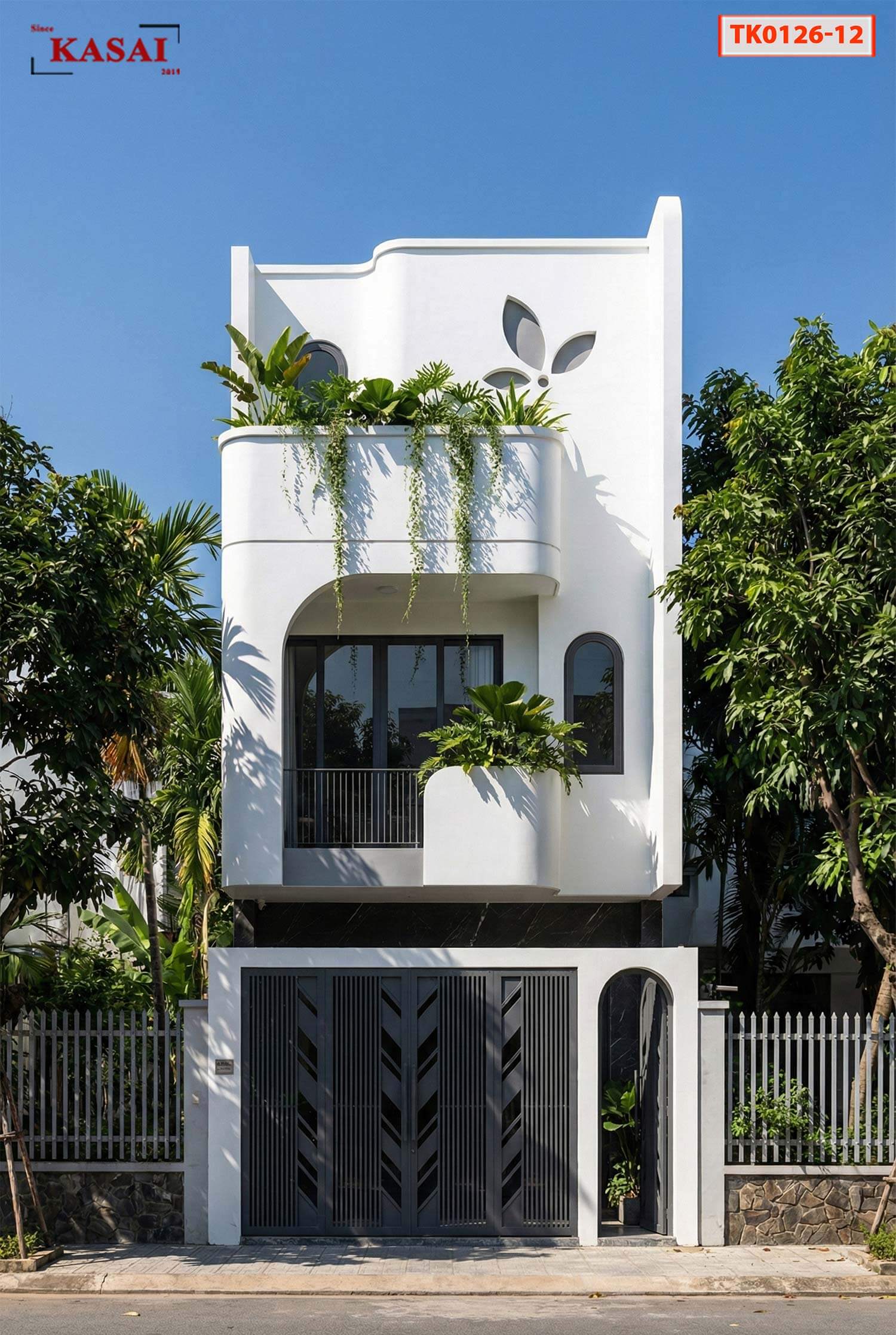 Ngôi nhà 3 tầng nắng gió và cây xanh