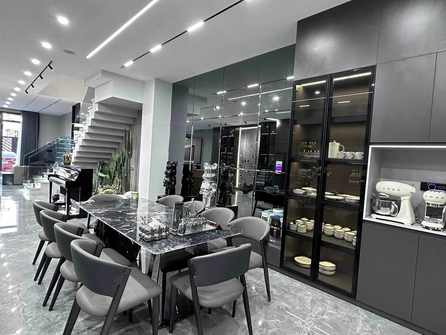 Phòng bếp nhà 2 tầng Vu's House