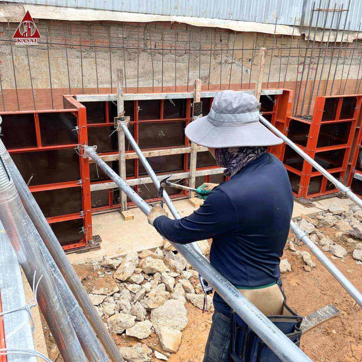 Chống xiên chống sàn giằng nhà bê tông toàn khối